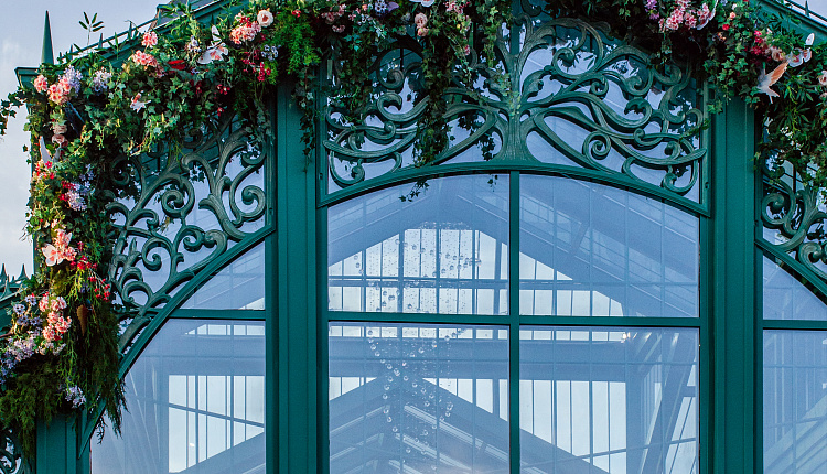  Favourite освещает знаковые пространства Москвы