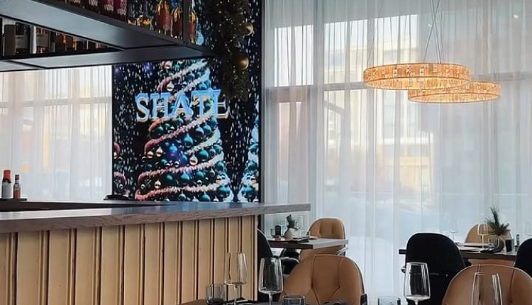 Световой акцент Favourite в интерьере ресторана SHATÉ  Световой акцент Favourite в интерьере ресторана SHATÉ