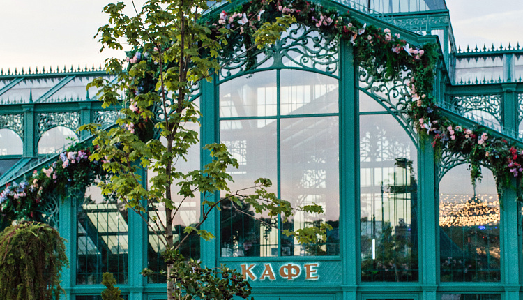  Favourite освещает знаковые пространства Москвы