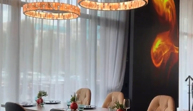 Световой акцент Favourite в интерьере ресторана SHATÉ Световой акцент Favourite в интерьере ресторана SHATÉ