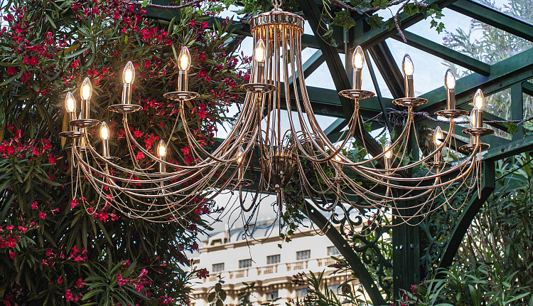 Люстры Favourite на Манежной площади Люстры Favourite на Манежной площади