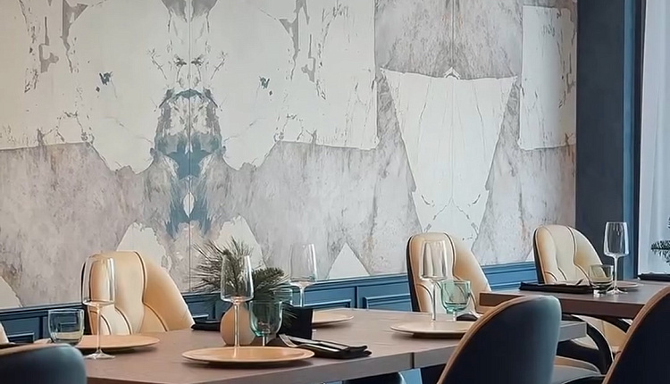 Световой акцент Favourite в интерьере ресторана SHATÉ Световой акцент Favourite в интерьере ресторана SHATÉ